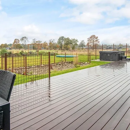 12 Person In Ansager-by Traum * Ansager